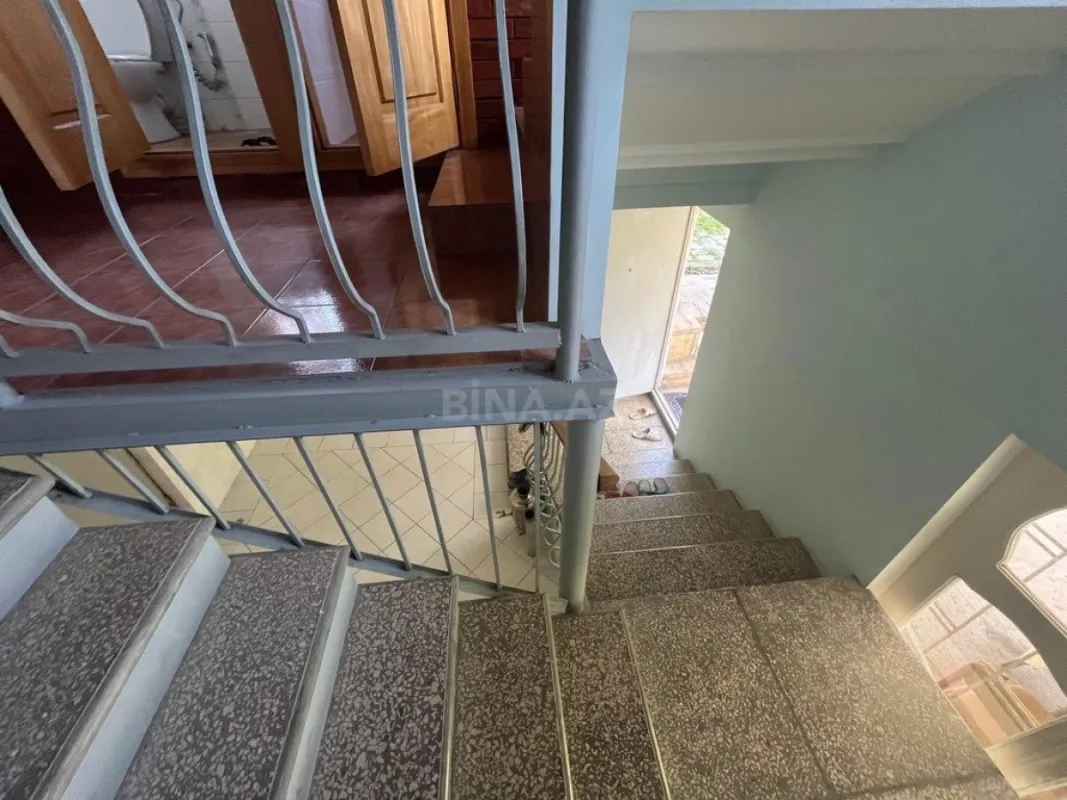 Satılır 5 otaqlı həyət evi 150 m²