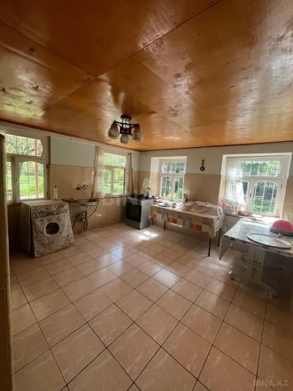 Satılır 5 otaqlı həyət evi 150 m²