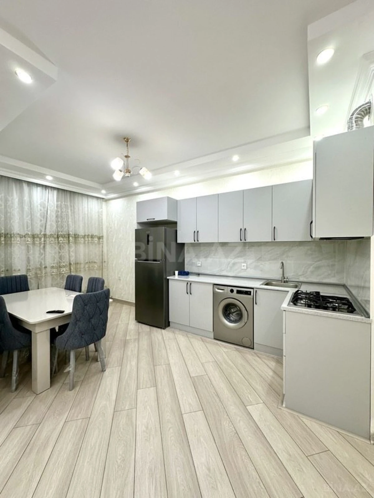 Kirayə verilir 2 otaqlı mənzil 77 m²