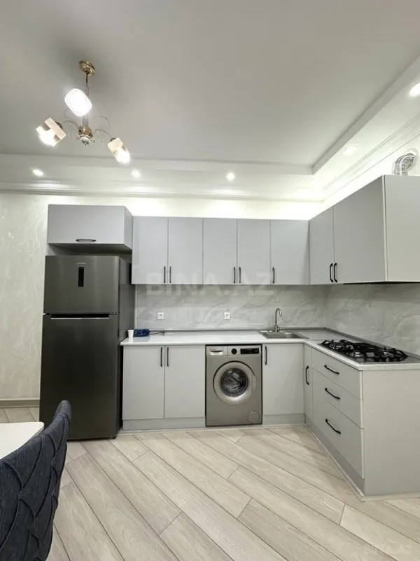 Kirayə verilir 2 otaqlı mənzil 77 m²