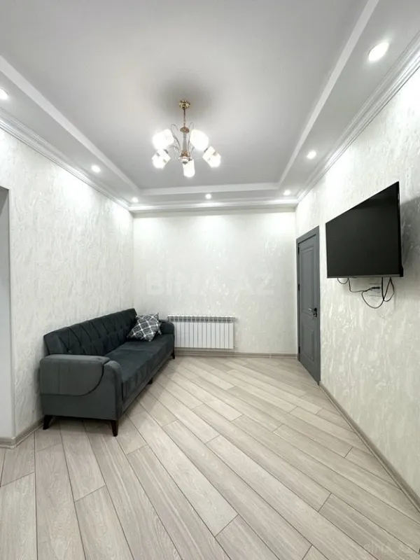Kirayə verilir 2 otaqlı mənzil 77 m²