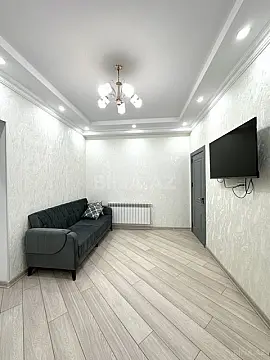 Kirayə verilir 2 otaqlı mənzil 77 m²