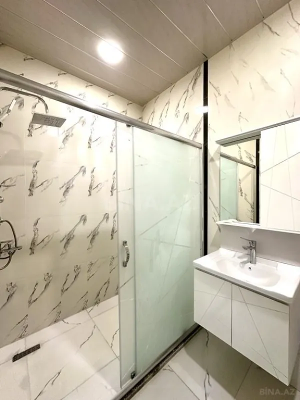 Kirayə verilir 2 otaqlı mənzil 77 m²