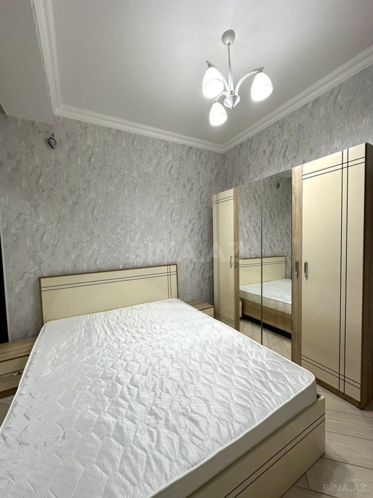 Kirayə verilir 2 otaqlı mənzil 77 m²
