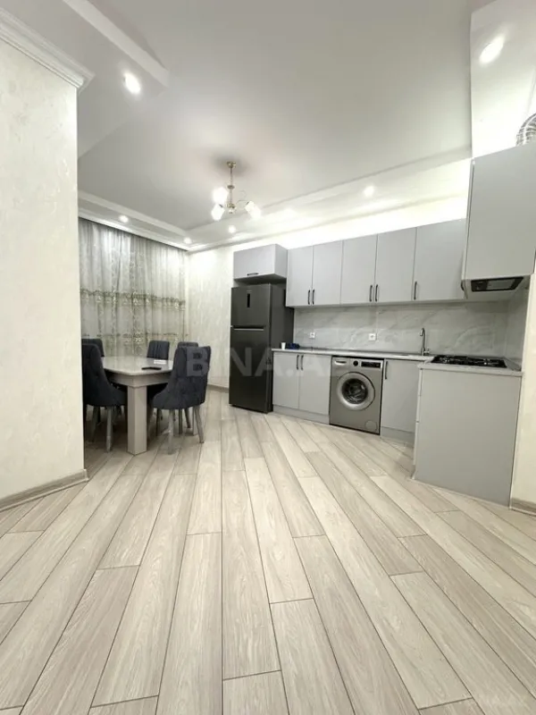 Kirayə verilir 2 otaqlı mənzil 77 m²
