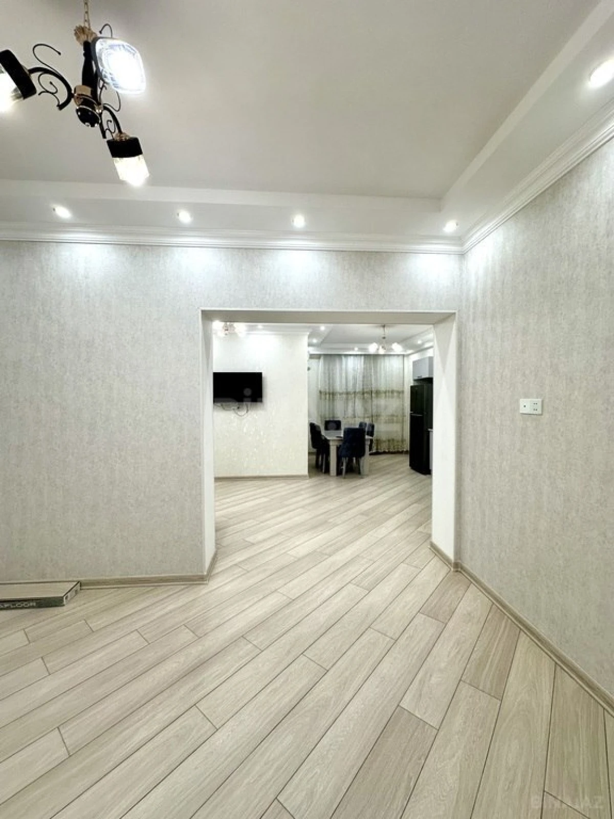 Kirayə verilir 2 otaqlı mənzil 77 m²