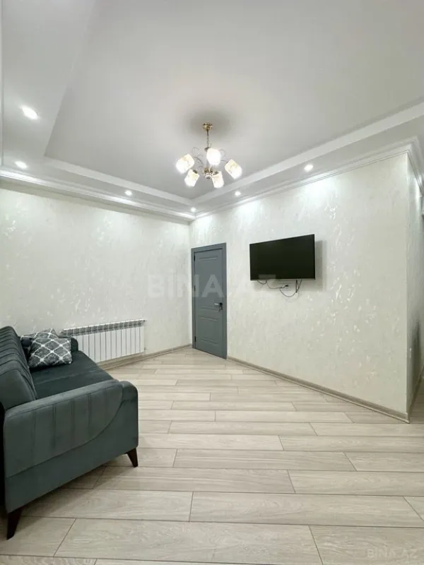 Kirayə verilir 2 otaqlı mənzil 77 m²