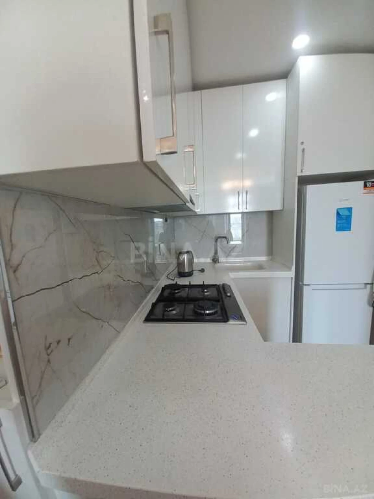 Satılır 2 otaqlı mənzil 67 m²