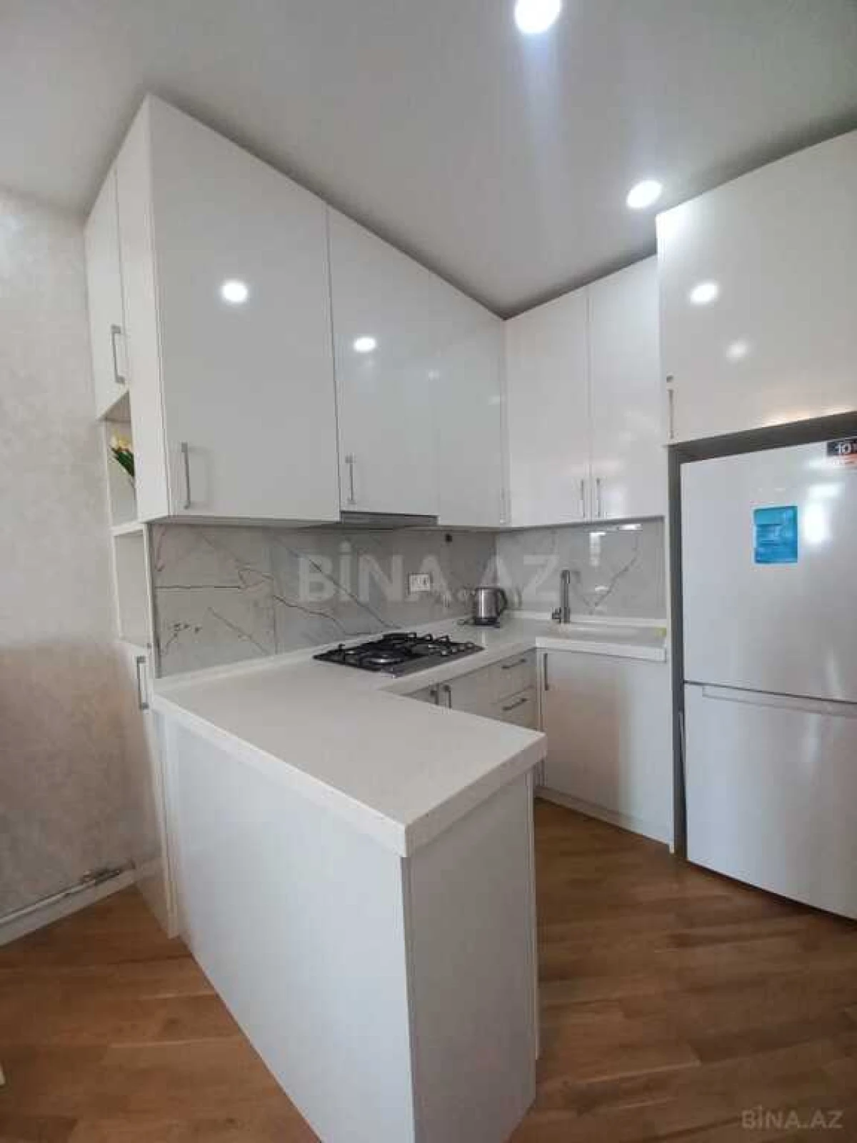 Satılır 2 otaqlı mənzil 67 m²