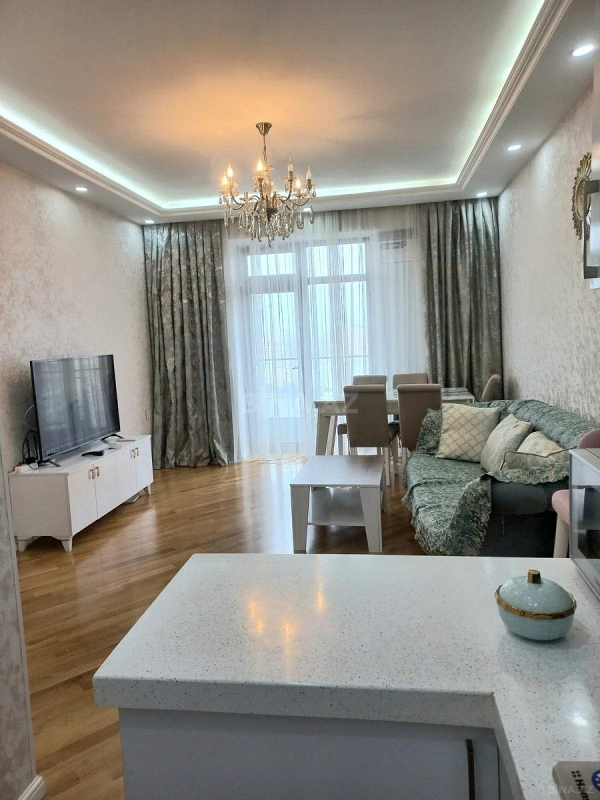 Satılır 2 otaqlı mənzil 67 m²