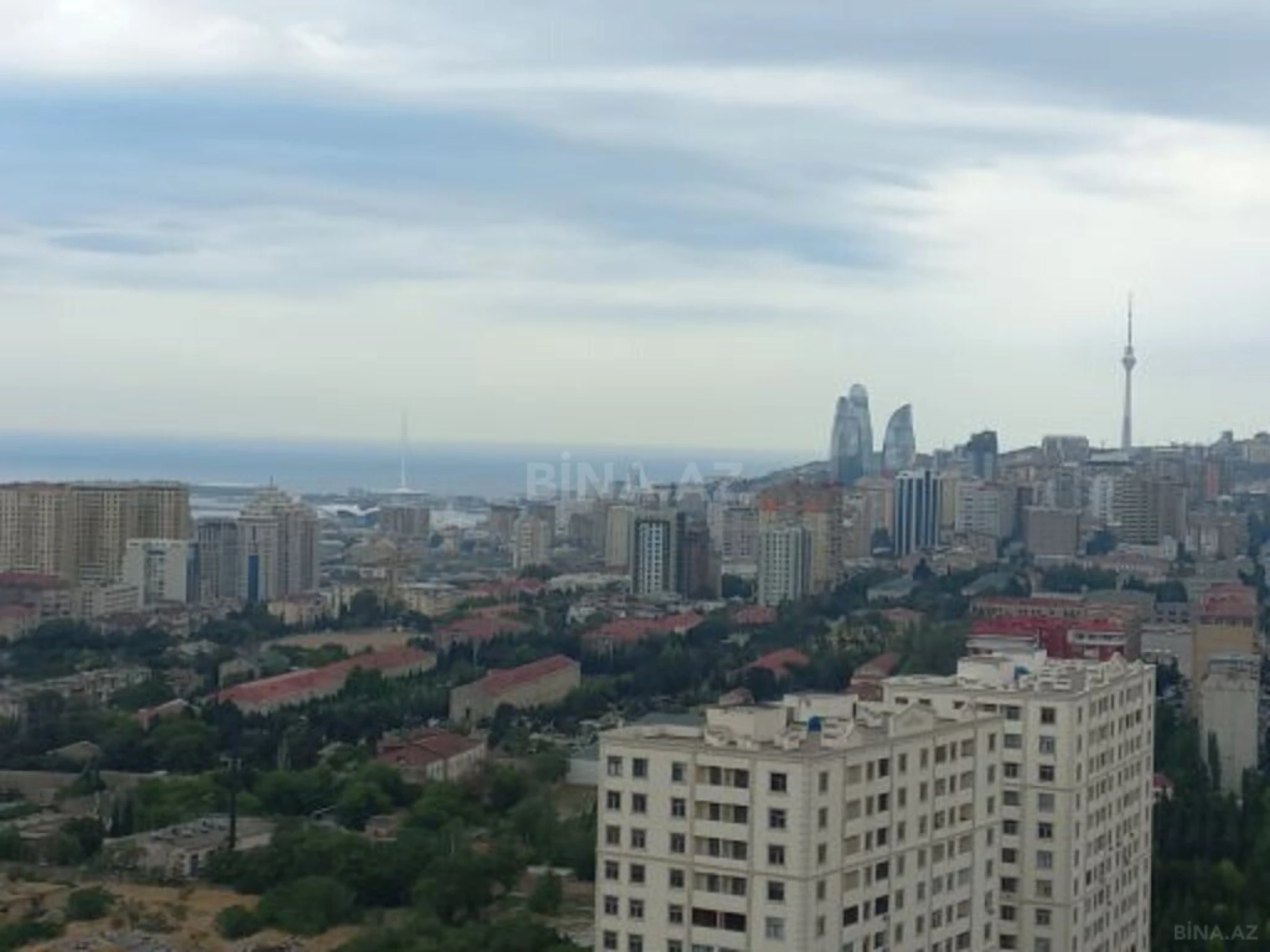 Satılır 2 otaqlı mənzil 67 m²