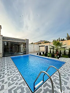 Satılır 4 otaqlı həyət evi 200 m²
