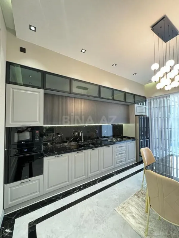 Satılır 4 otaqlı həyət evi 200 m²