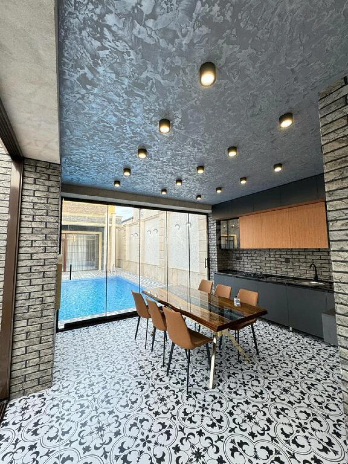 Satılır 4 otaqlı həyət evi 200 m²