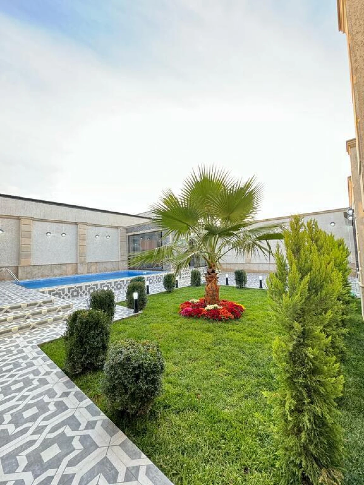 Satılır 4 otaqlı həyət evi 200 m²