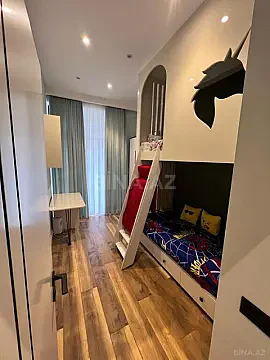 Kirayə verilir 4 otaqlı mənzil 180 m²