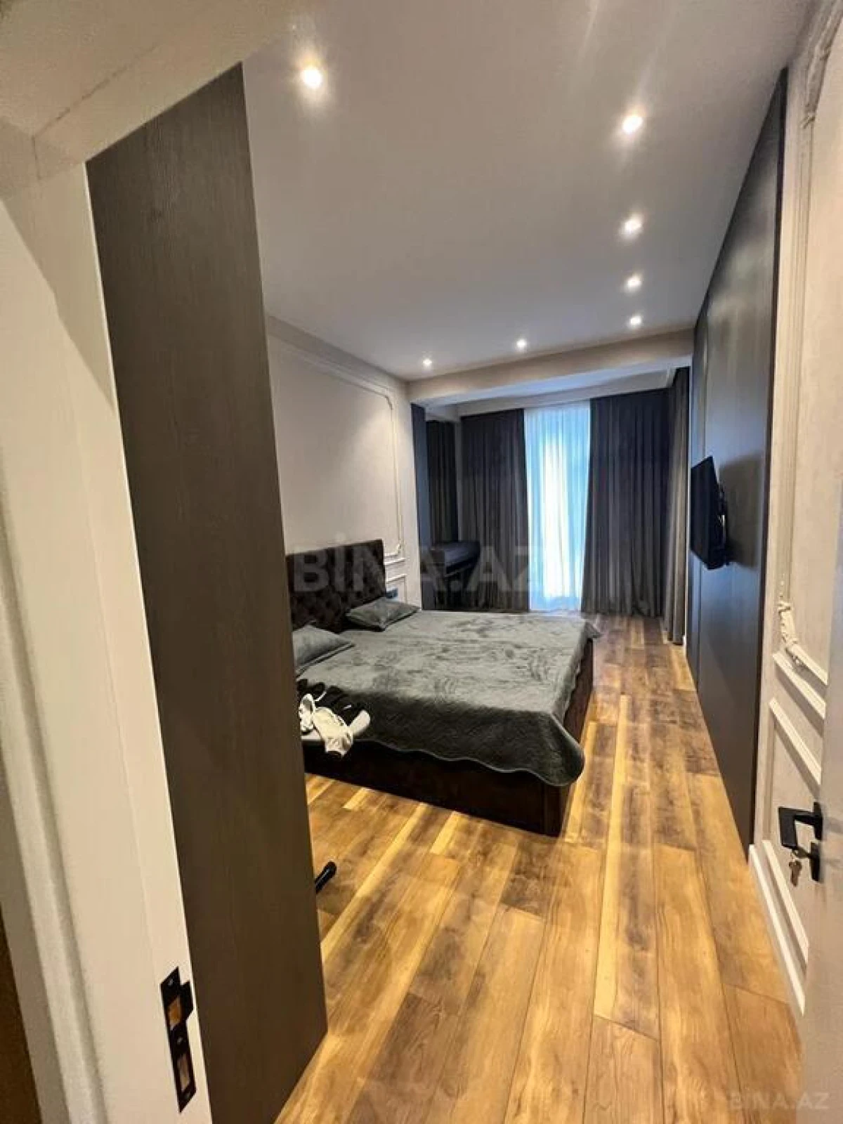 Kirayə verilir 4 otaqlı mənzil 180 m²