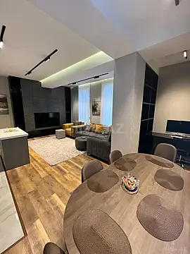 Kirayə verilir 4 otaqlı mənzil 180 m²