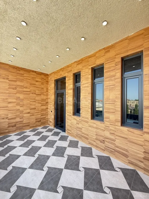 Satılır 5 otaqlı həyət evi 300 m²
