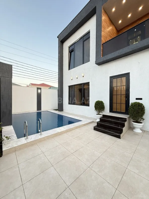 Satılır 5 otaqlı həyət evi 300 m²