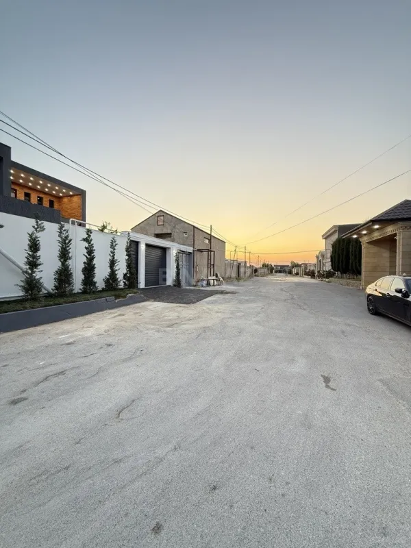 Satılır 5 otaqlı həyət evi 300 m²