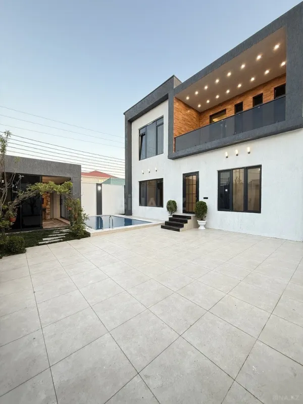 Satılır 5 otaqlı həyət evi 300 m²