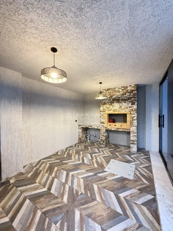 Satılır 5 otaqlı həyət evi 300 m²