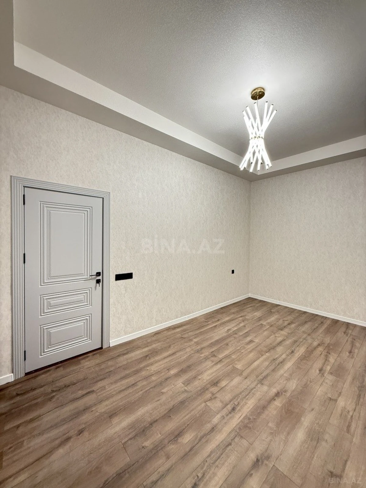 Satılır 5 otaqlı həyət evi 300 m²