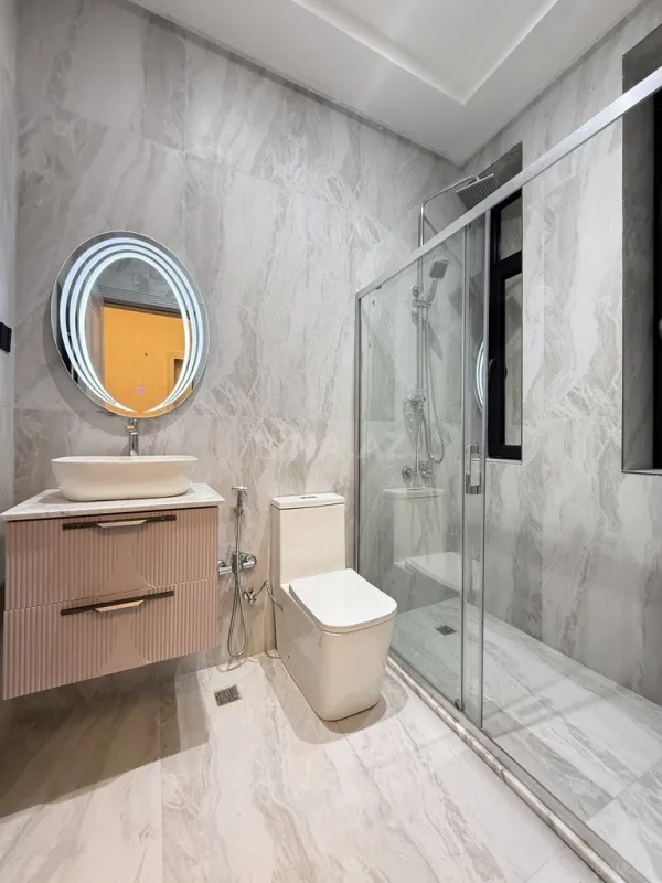 Satılır 5 otaqlı həyət evi 300 m²