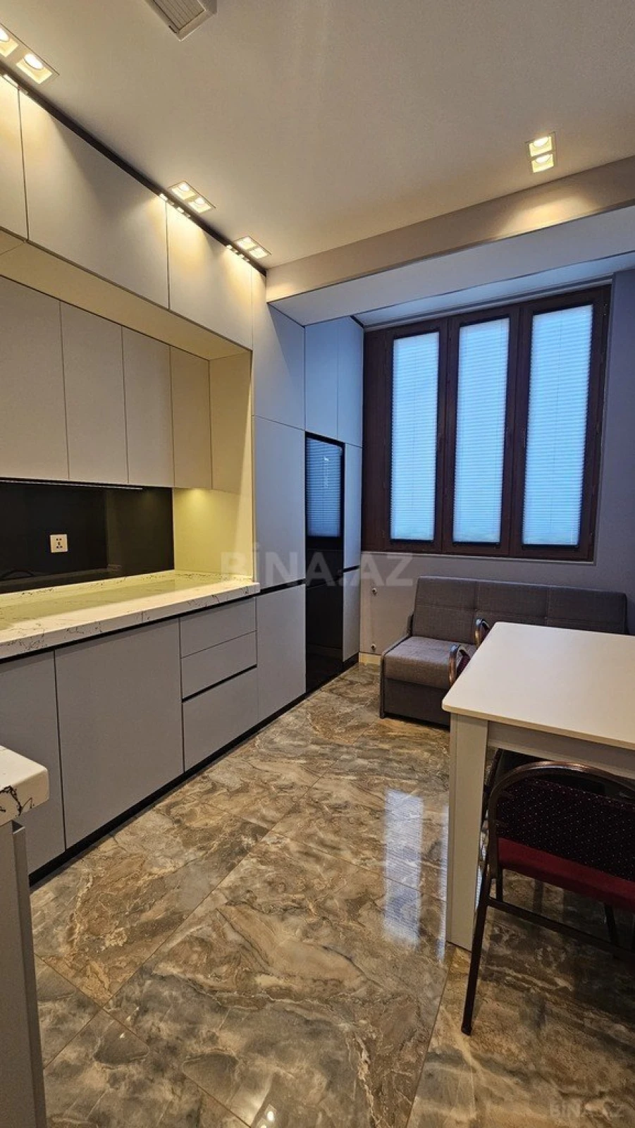 Satılır 3 otaqlı mənzil 71 m²