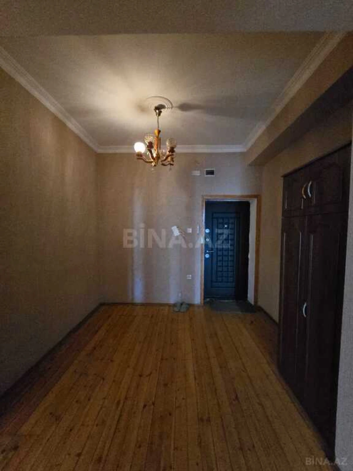 Satılır 2 otaqlı mənzil 96 m²