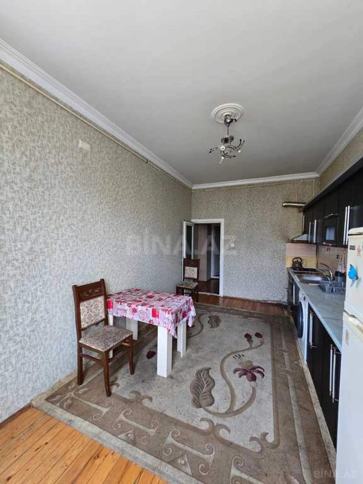 Satılır 2 otaqlı mənzil 96 m²