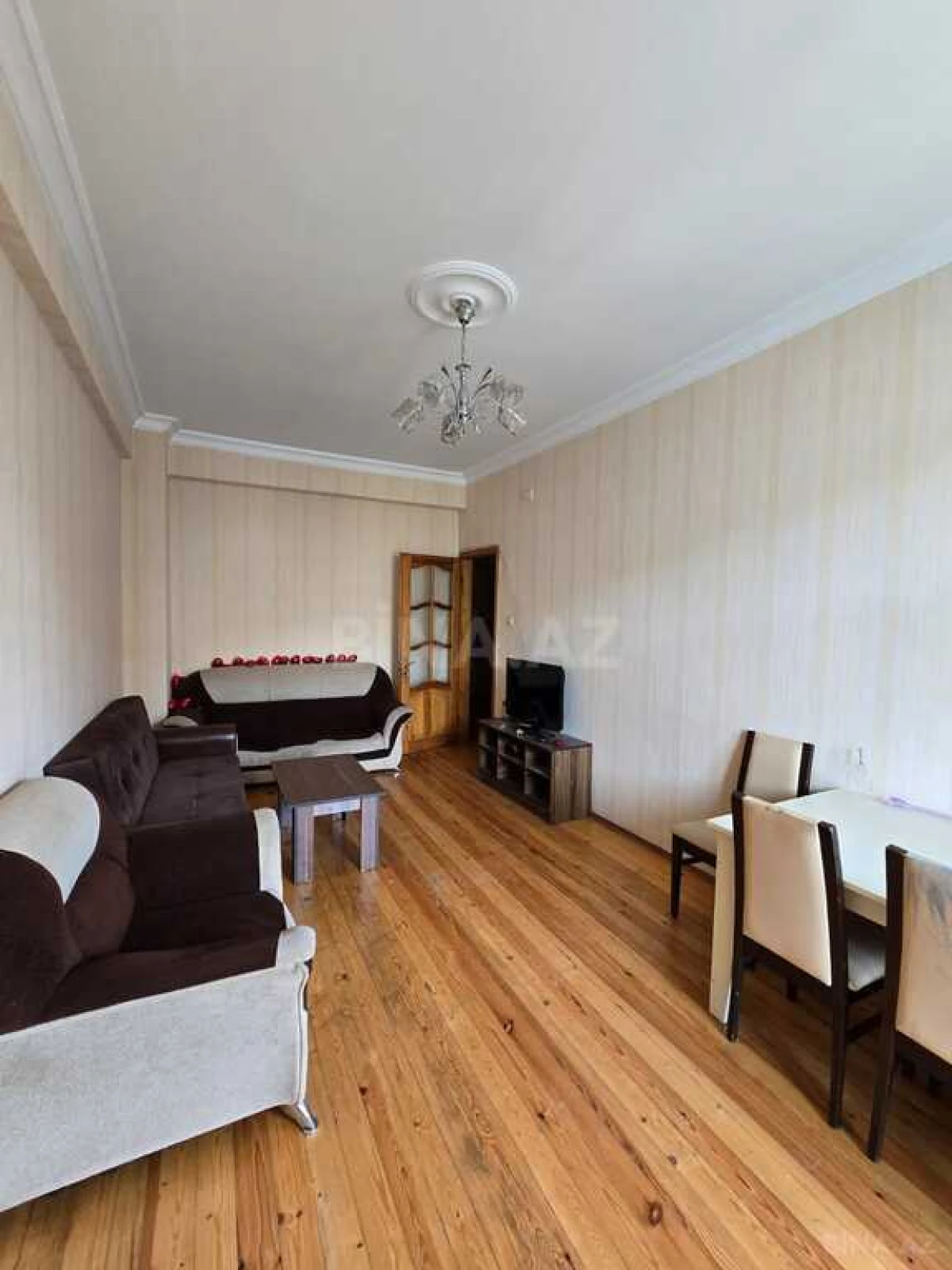 Satılır 2 otaqlı mənzil 96 m²