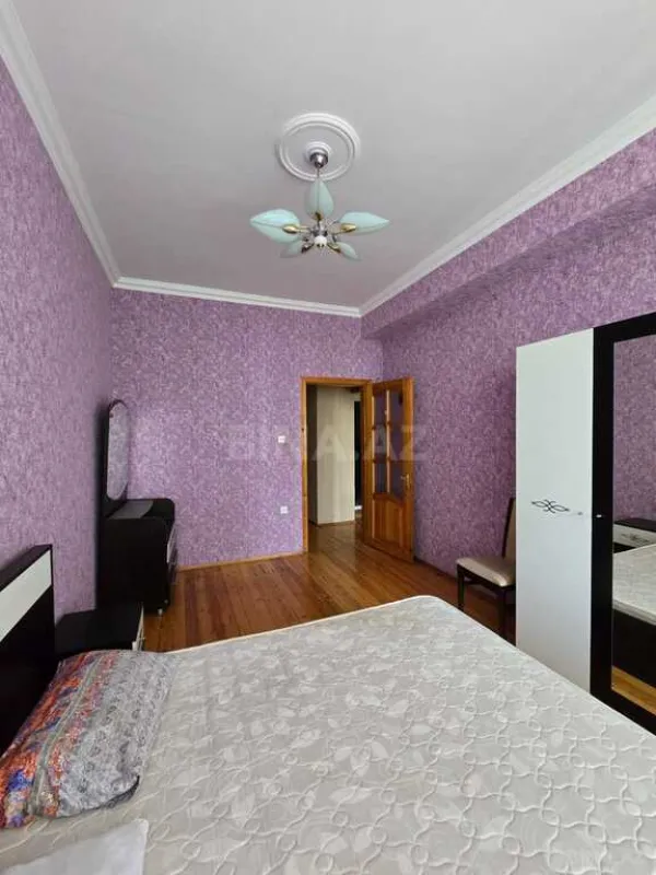 Satılır 2 otaqlı mənzil 96 m²