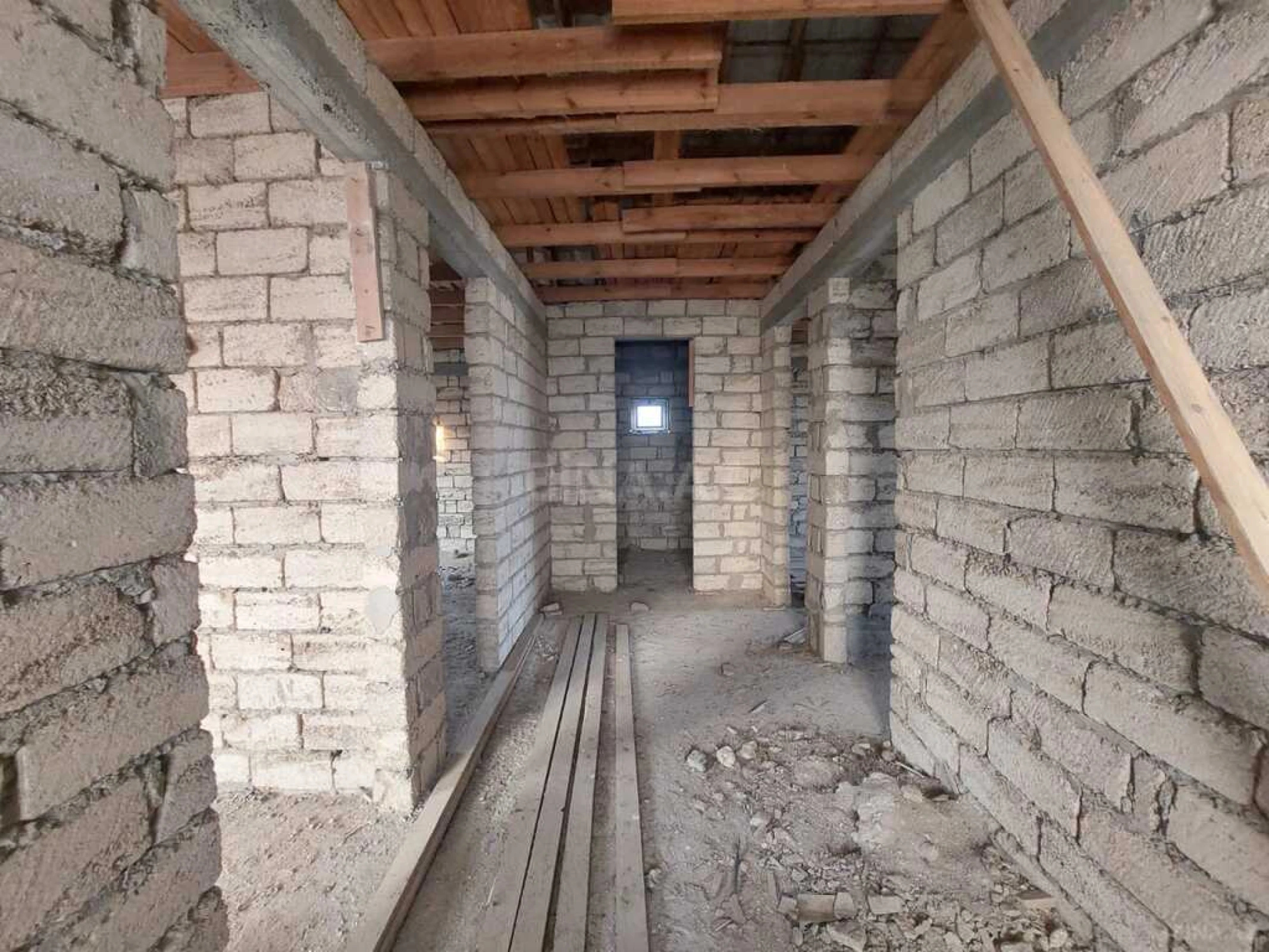 Satılır 6 otaqlı həyət evi 220 m²