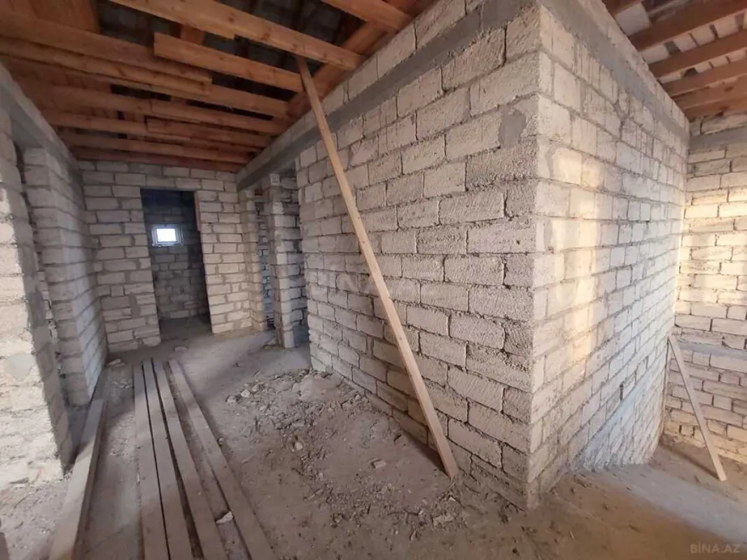 Satılır 6 otaqlı həyət evi 220 m²