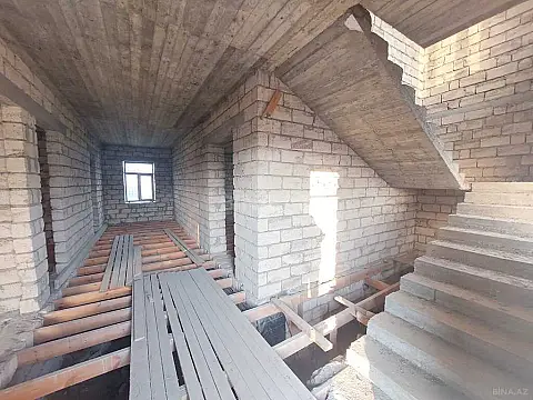 Satılır 6 otaqlı həyət evi 220 m²