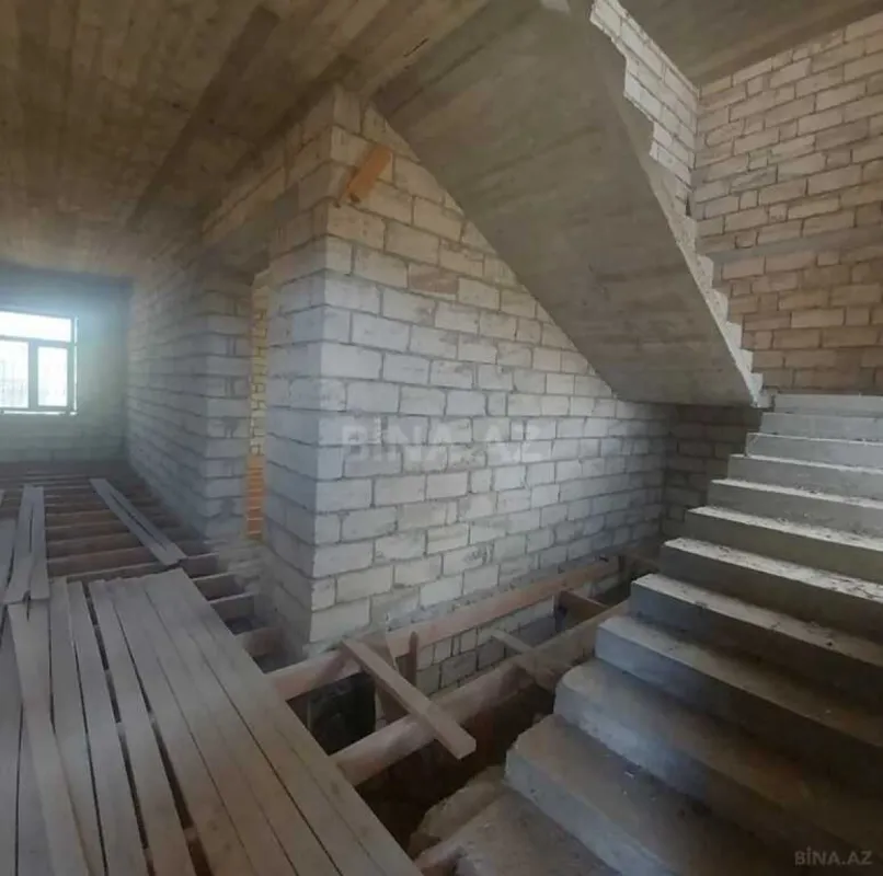 Satılır 6 otaqlı həyət evi 220 m²