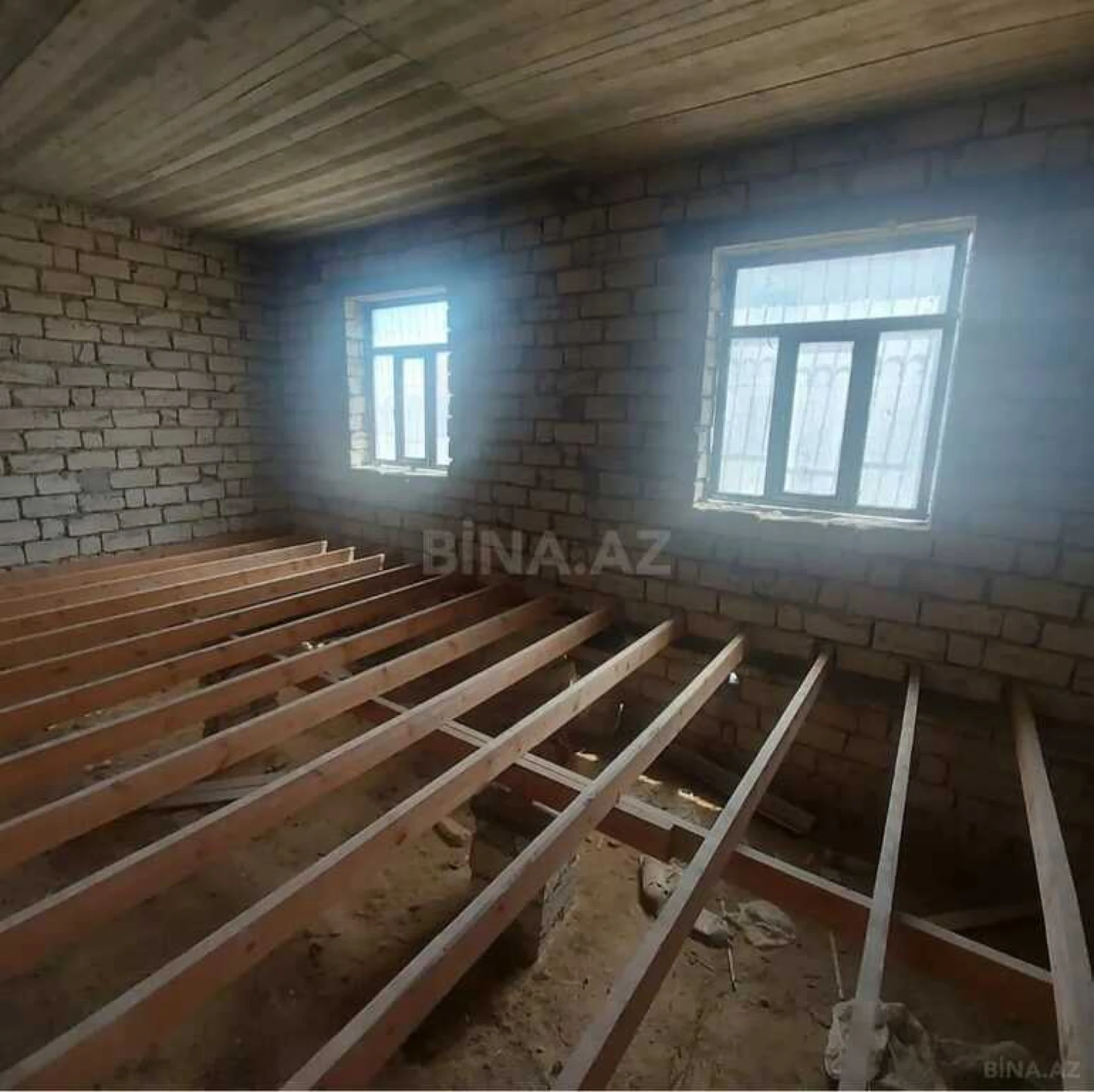 Satılır 6 otaqlı həyət evi 220 m²