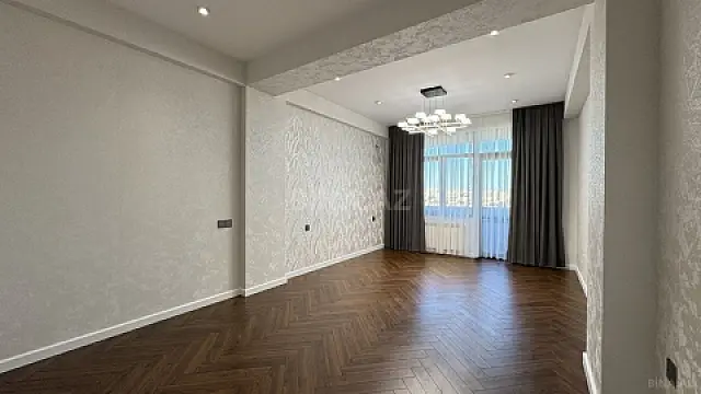 Satılır 3 otaqlı mənzil 138.4 m²
