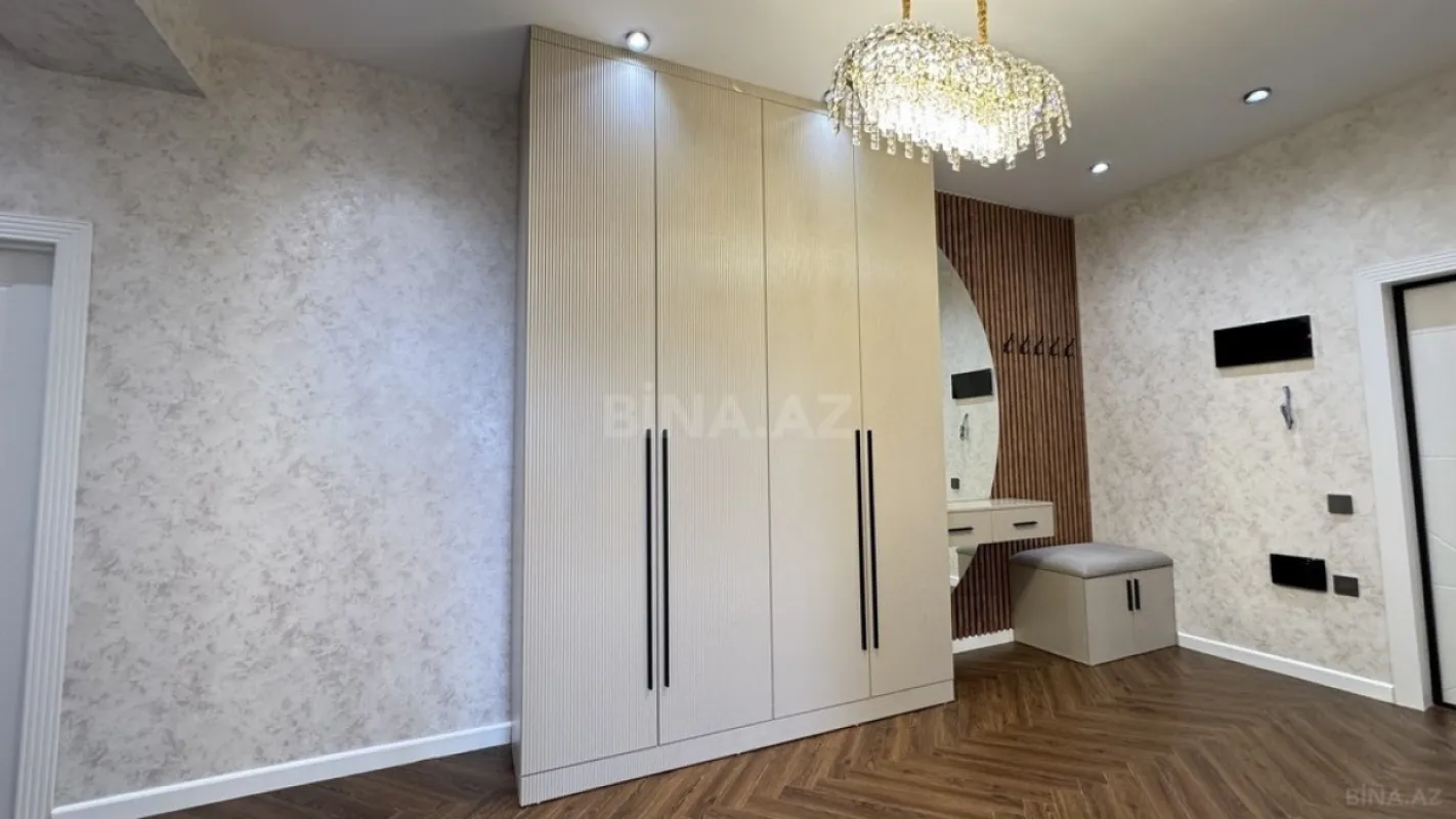 Satılır 3 otaqlı mənzil 138.4 m²