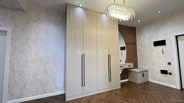 Satılır 3 otaqlı mənzil 138.4 m²