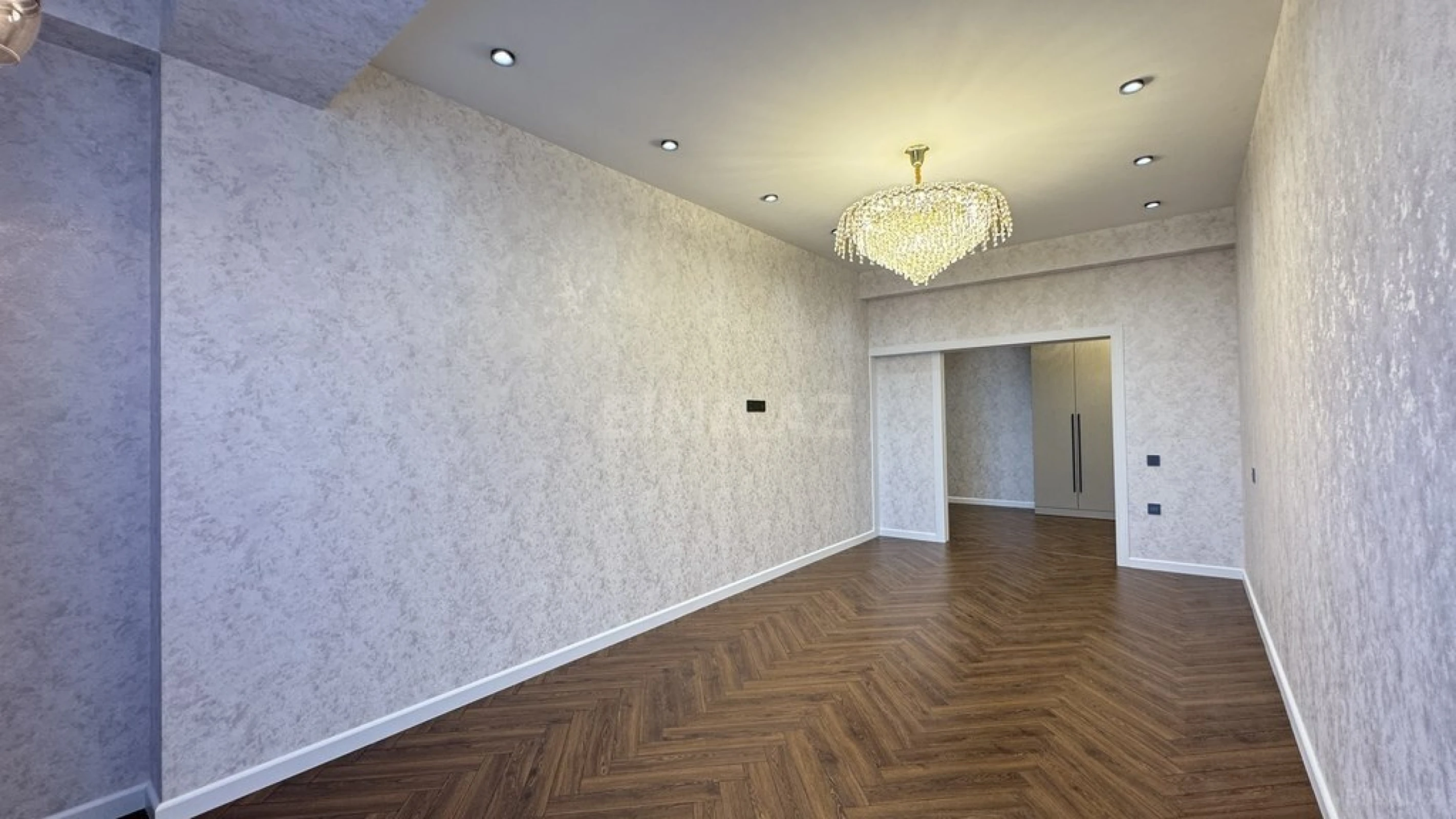 Satılır 3 otaqlı mənzil 138.4 m²