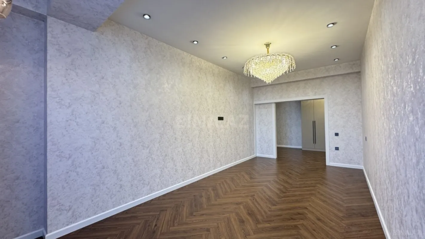 Satılır 3 otaqlı mənzil 138.4 m²
