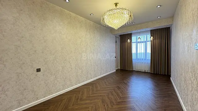 Satılır 3 otaqlı mənzil 138.4 m²