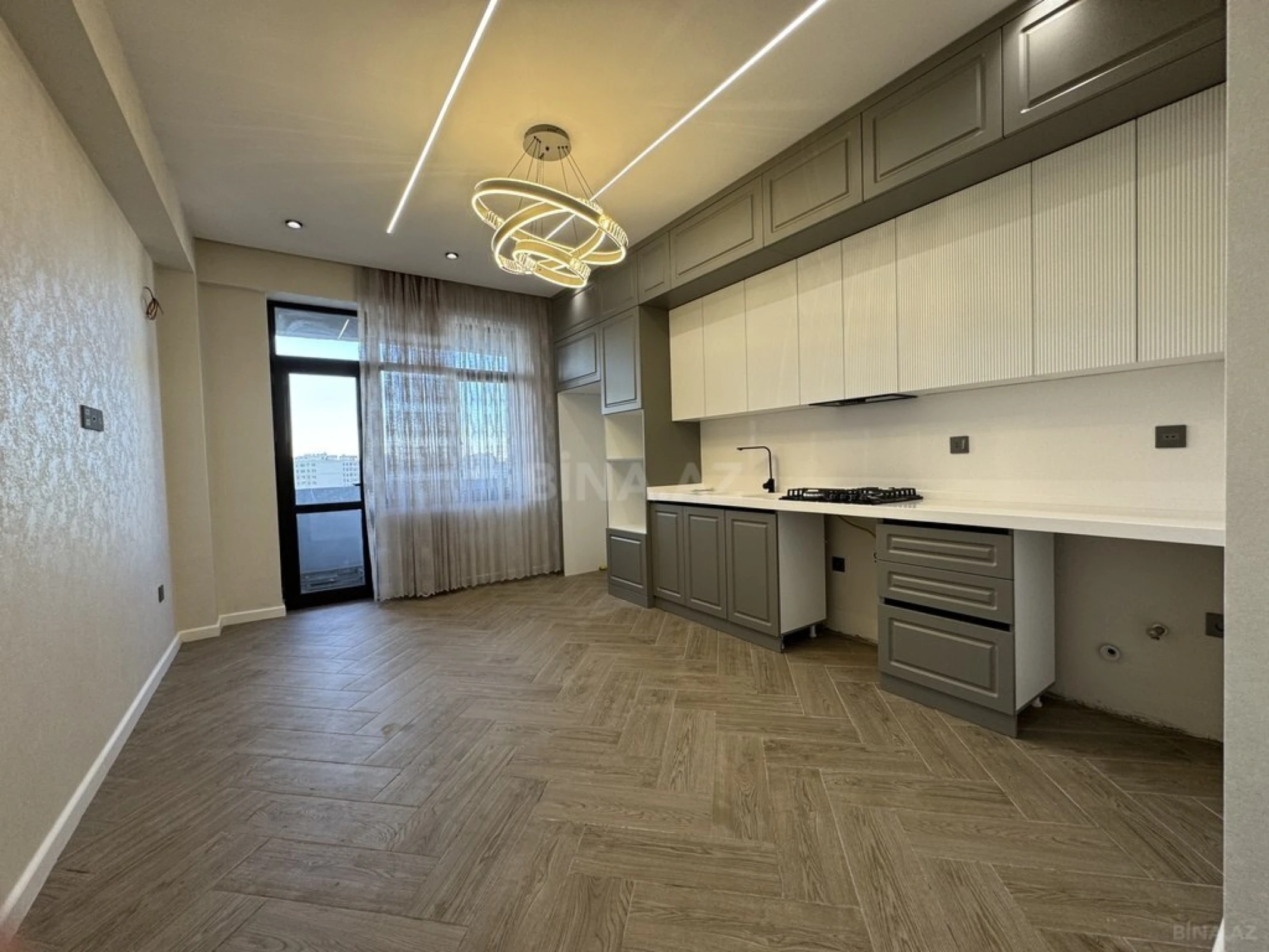 Satılır 3 otaqlı mənzil 138.4 m²