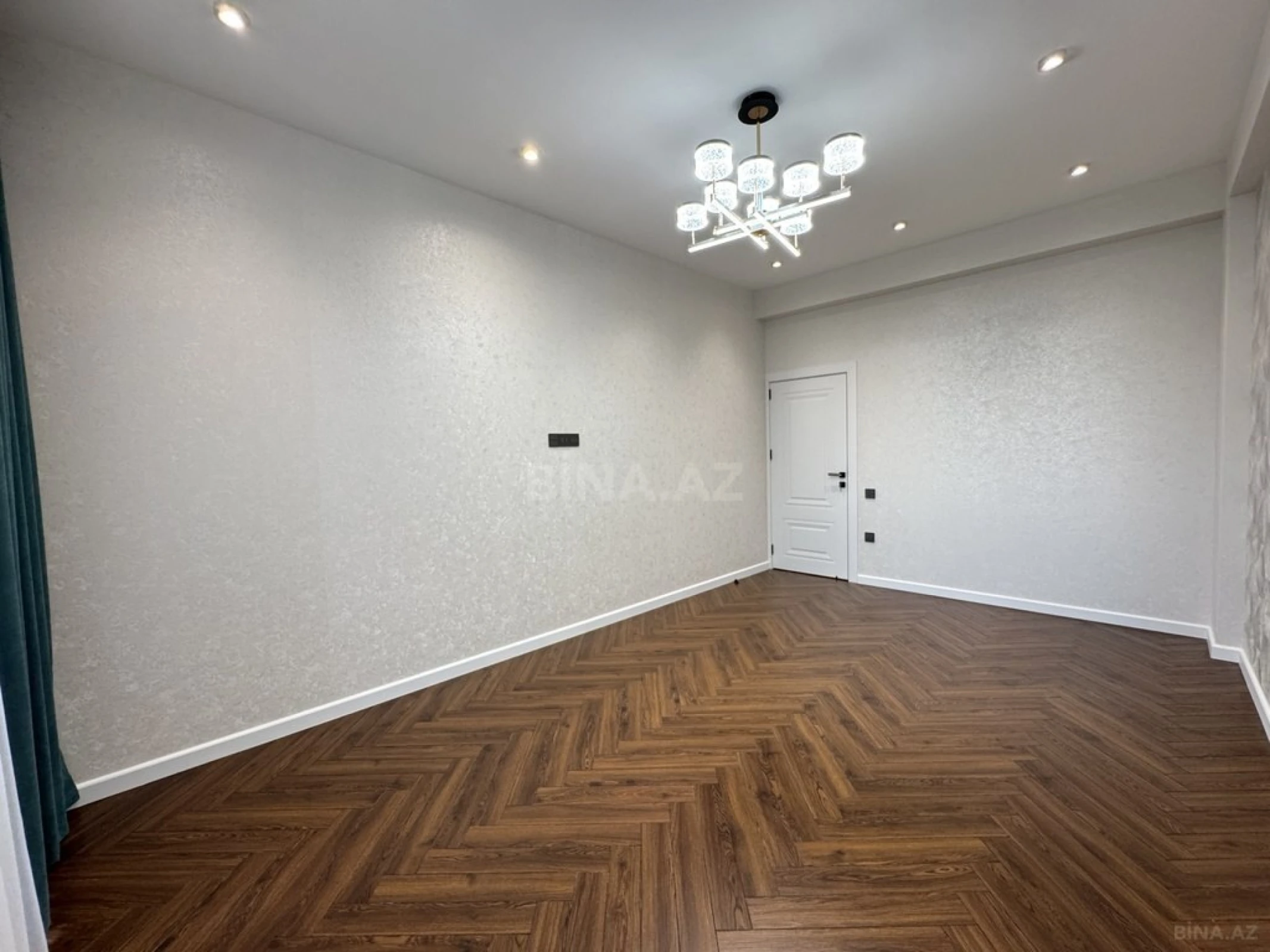 Satılır 3 otaqlı mənzil 138.4 m²