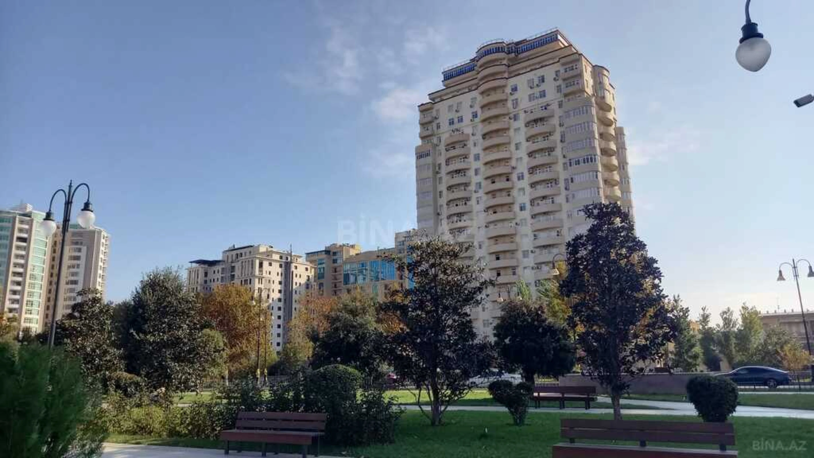Satılır 4 otaqlı mənzil 200 m²