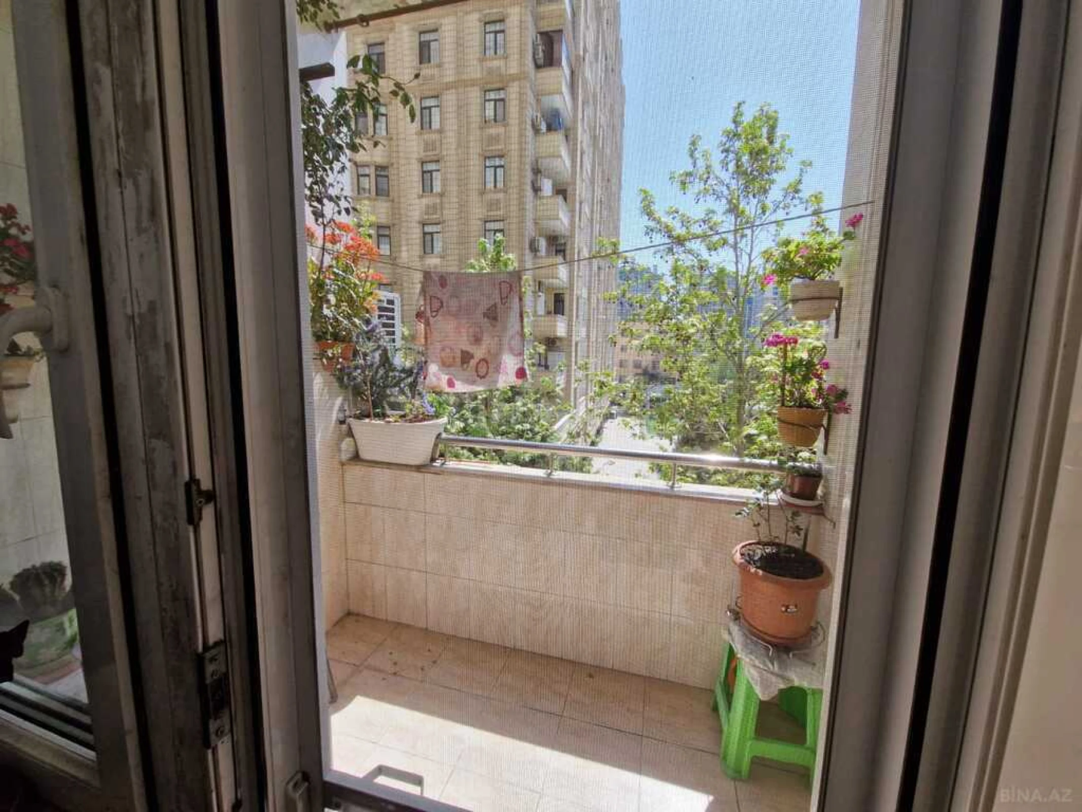 Satılır 4 otaqlı mənzil 200 m²