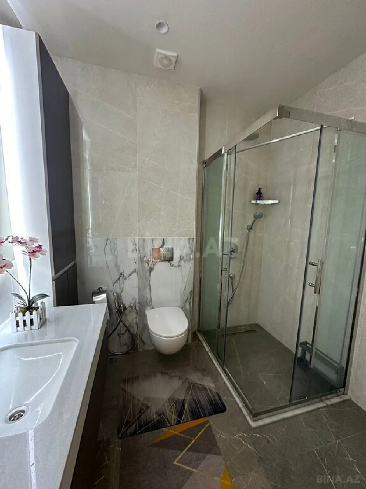 Satılır 2 otaqlı mənzil 97.8 m²